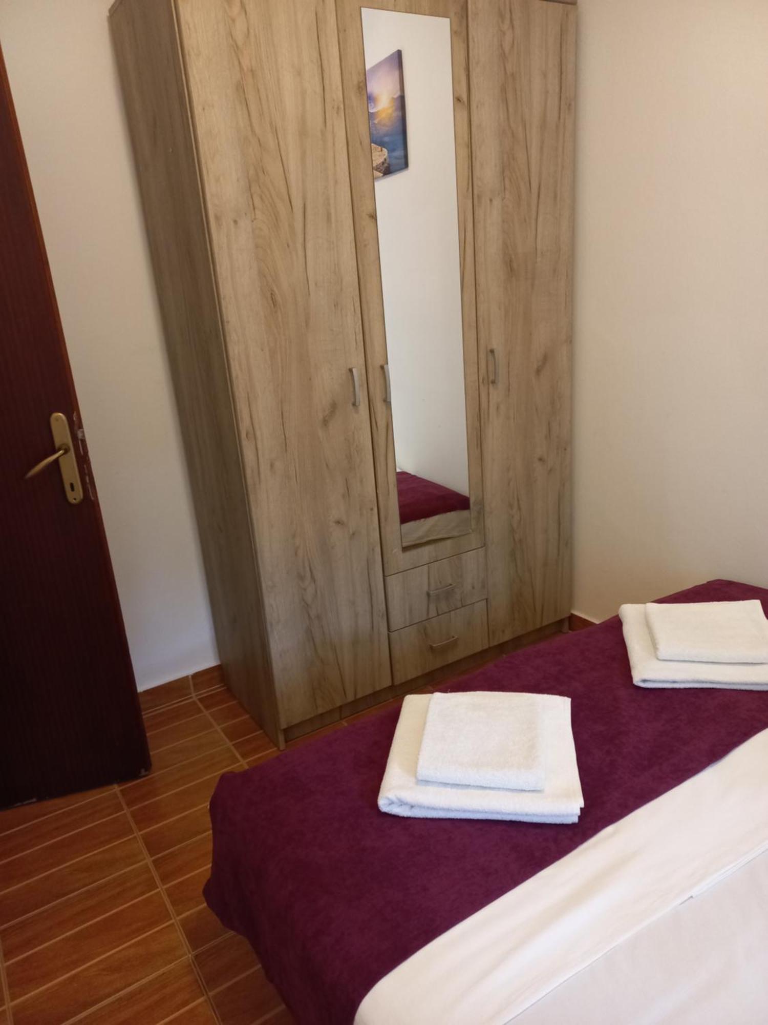 Petkovic Accommodation Tivat Zimmer foto